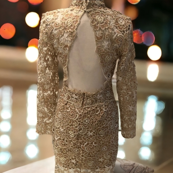 NWT Venus Gold Lace Open Back Midi Cocktail Dress Size 8 - Picture 4 of 13